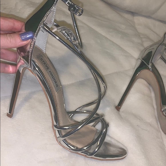 Steve Madden silver heels - Picture 2 of 4
